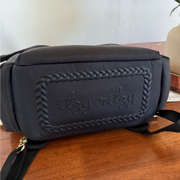 Itzy Ritzy Dream convertible diaper bag - Picture 6 of 7